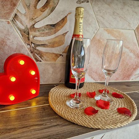 Quincy-Voisins Atoumo Appartement Love Jacuzzi & Jardin Disneyland Paris מראה חיצוני תמונה
